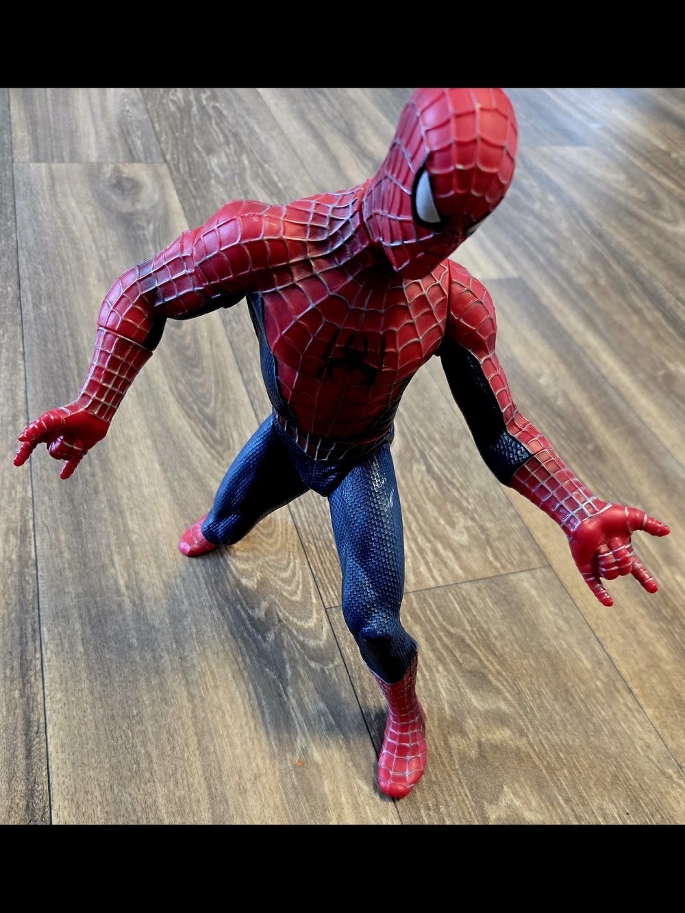 Vintage-Style Hasbro Marvel Titan Hero Series 12-Inch Classic Spider-Man Action